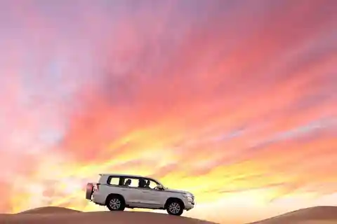 Doha: Halbtägiger Zwischenstopp Wüstensafari, Kamelritt, SandBoard