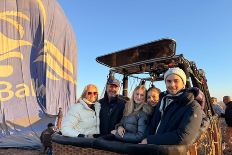 Marrakech: Sunrise Hot Air Balloon Flight and Berber Breakfast