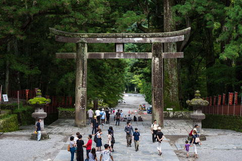 Tokio Nikko Toshogu Santuario Iroha-zaka Lago Chuzenji Excursión de un díaSalida Oeste de Shinjuku