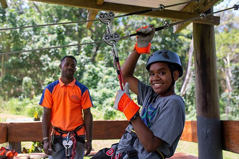 Trekking alle cascate, safari nella giungla, zipline, piscina di fango, tour alle sorgenti termali.Solo quote di ingresso