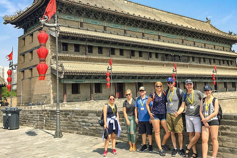 Xi'an: Terracotta Army, Lunch, City Wall, Pagoda, Bazaar Private Tour Spanish, Italian, German, French-Speaking Guide