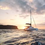 Olbia: Tour in Catamarano a Tavolara con Pranzo, Snorkeling e Baie Nascoste