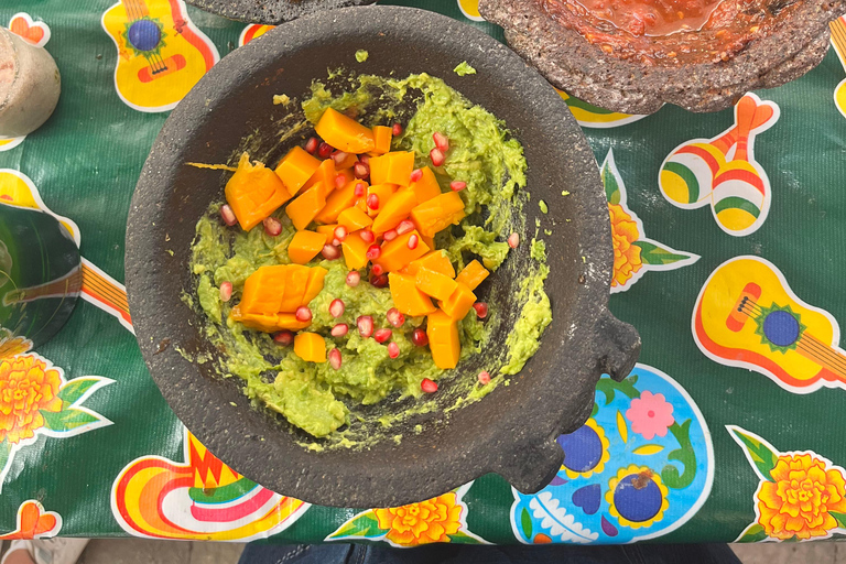 Oaxaca: 10 Mexican Salsas Cooking Class with Taco Tasting