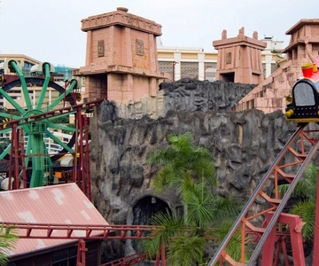 Biljett till temaparken Sunway Lagoon med transfer