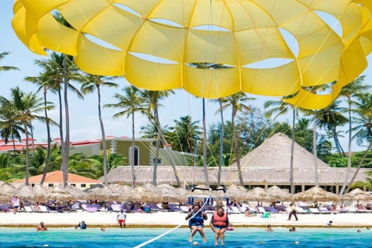 Parasailing en Punta Cana: Subidón de adrenalina en el cielo