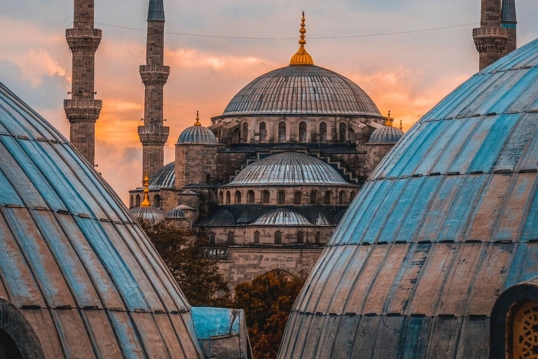 Istanbul: Guided Off-the-Beaten-Path Experience