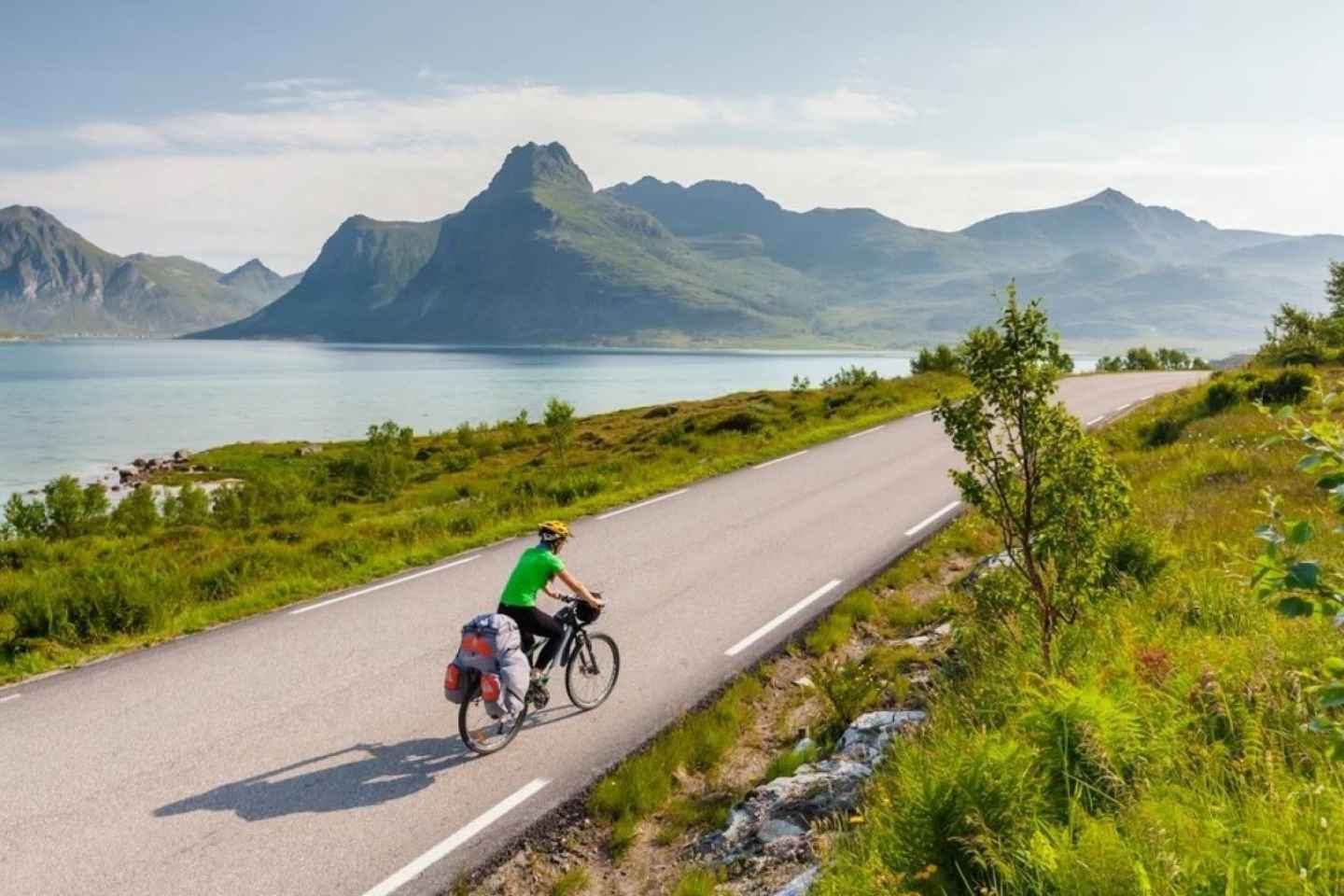 Lofoten Islands: Road Bike Scenic Tour