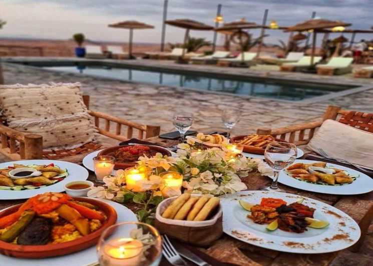 Middag i Marrakech-ørkenen med show og levende musik Kameltur