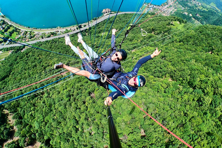 Montreux: Tandem Paragliding Flight over Lake Geneva / Fly-Xperience