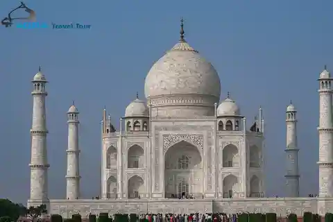 From Bangalore : Whole Day Agra Tour By Flight