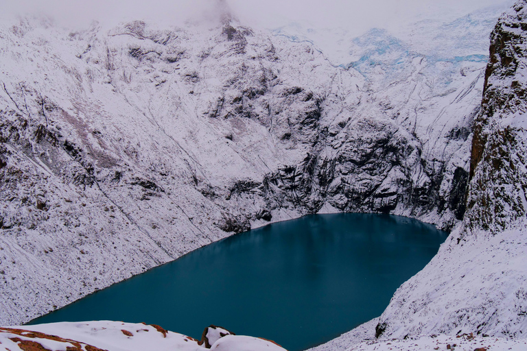 Everest Helicopter Tour Landing & Breakfast at Everest View