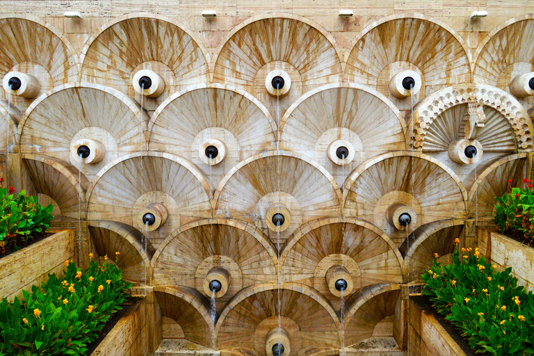 Yerevan: Evening Walking Tour with Local Guide