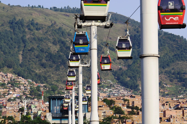 Medellín: City Sightseeing Tour, Comuna 13 and Major Sights. Shared sightseeing tour