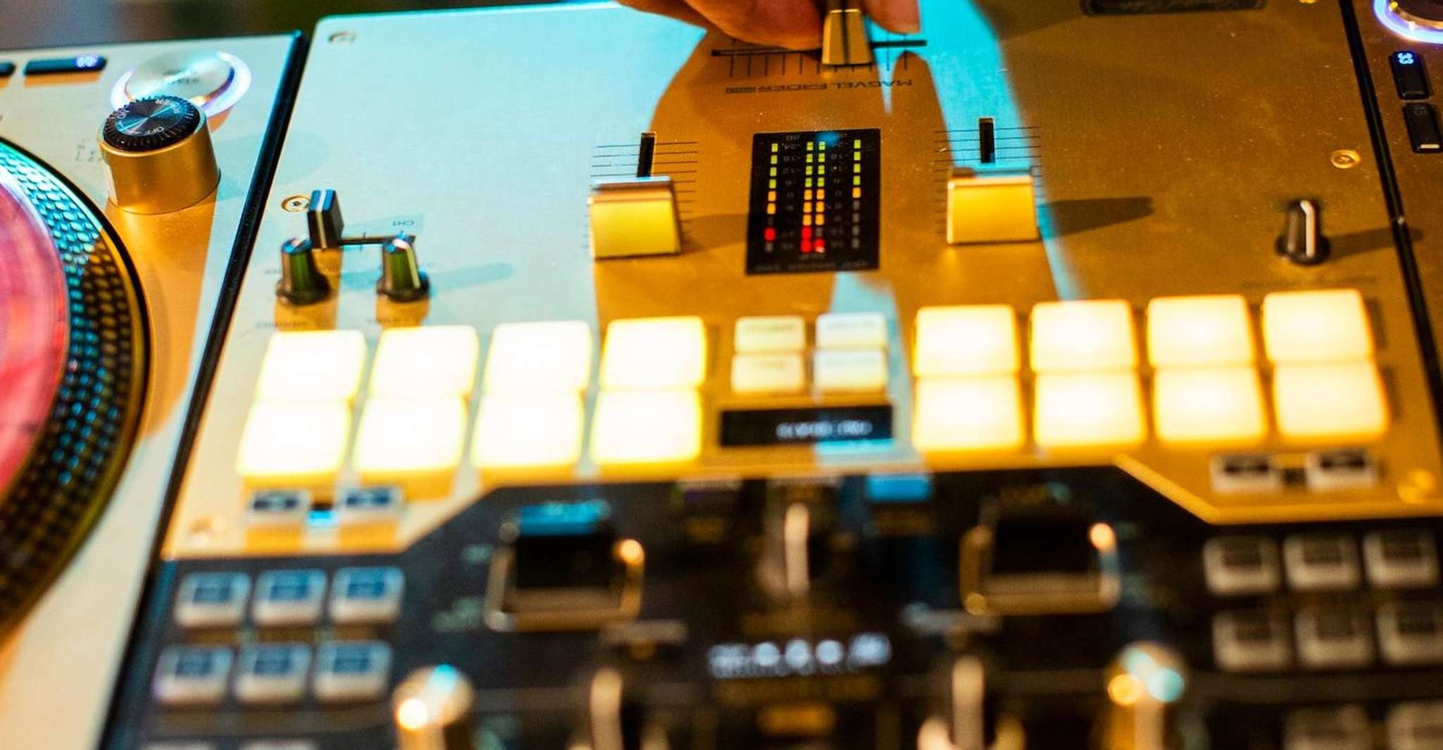 Experiencia musical inmersiva en Berlín como disc jockey - Housity