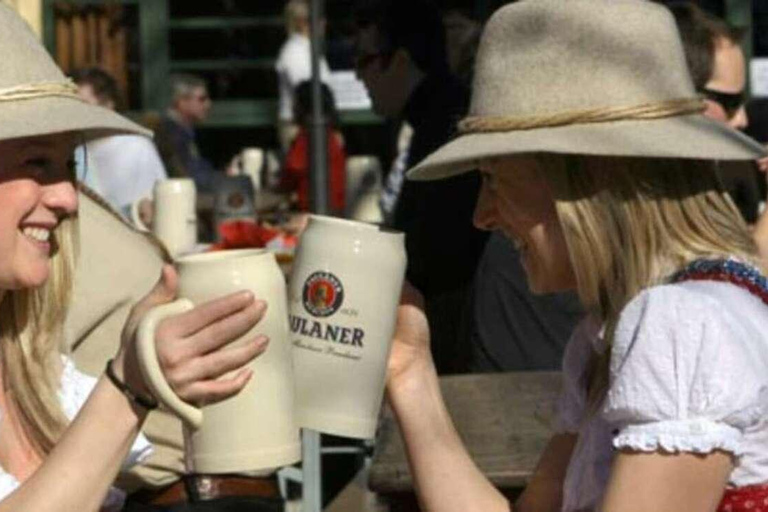 Múnich: Fiesta de la cerveza fuerte Noche en la carpa de cerveza Nockherberg incl. reserva de mesa