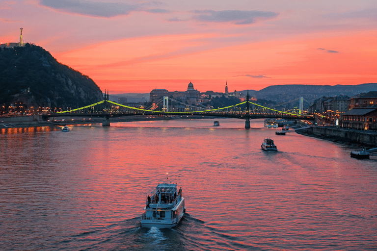 Budapest Card: Öffentliche Verkehrsmittel, 30+ Top-Attraktionen &amp; TourenBudapest Card: 24 h