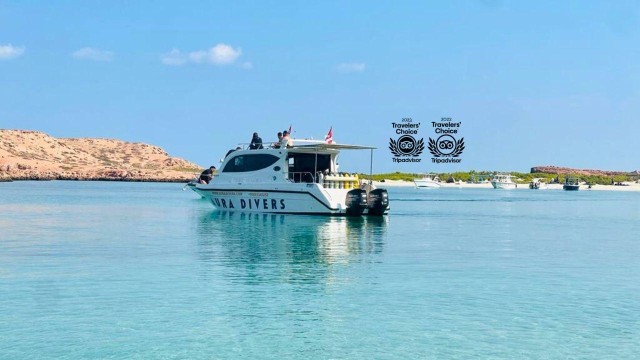 Visit Daymaniyat Islands Snorkeling trip including Lunch in Muscat
