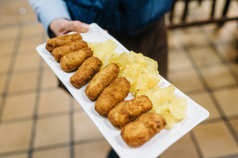 إشبيلية: جولة التاباس المسائية في حي ترياناإشبيلية: جولة مسائية لتناول المقبلات في حي تريانا