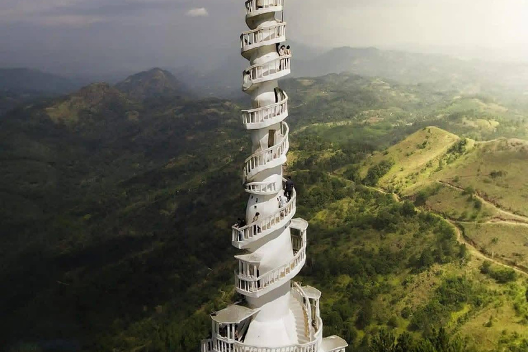 Kandy: Private Ambuluwawa Tower and 3-Temple Loop Tour