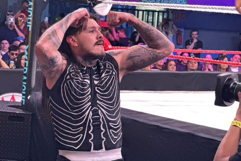 Mexico City:AAA x WWE Lucha Libre Tour with Guide and Ticket Mexico City: Lucha Libre Match with Ice Cream & Guide