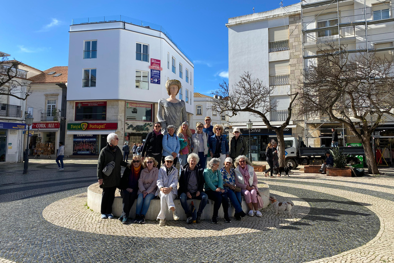 Lagos: Wandeltour met gids met Brodie uit AustraliëLagos: Wandeltour met gids en lokale tips