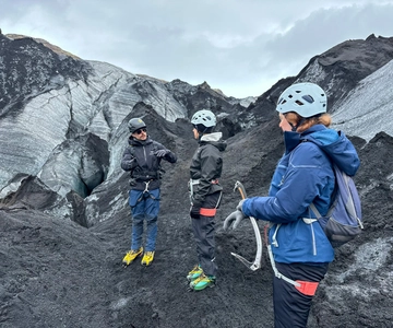 Vandring på Sólheimajökull-glaciären