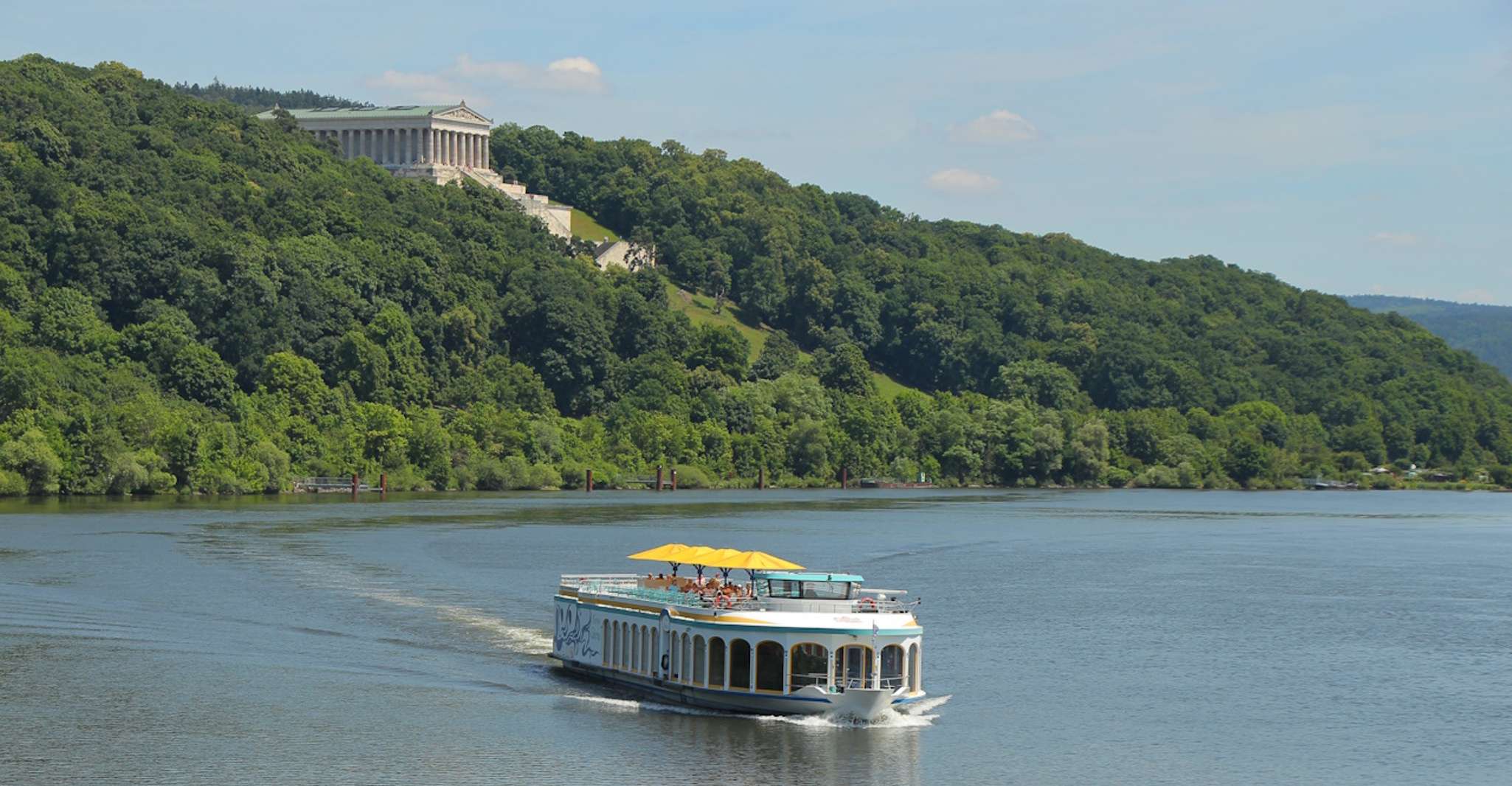 Regensburg, Sightseeing Boat Tour to Walhalla - Housity