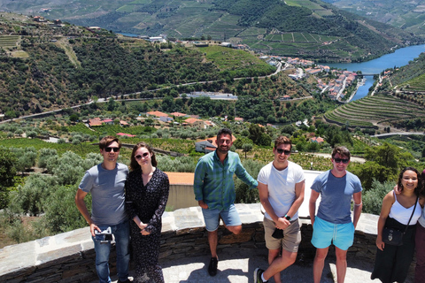 From Porto: Small-Group Douro Valley Wine Tour Lunch & Boat