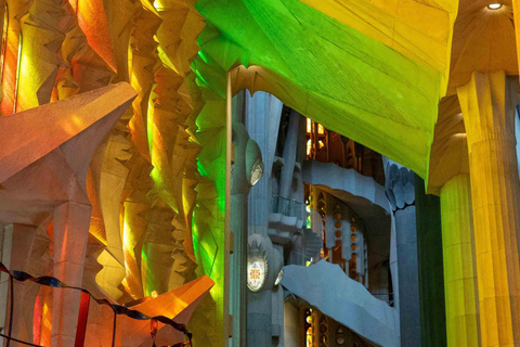 Private Tour in Barcelona Sagrada Familia with Tickets Private Tour+Ticket: Lights & Shadows of the Sagrada Familia