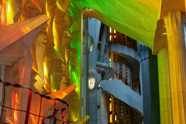 Private Tour in Barcelona Sagrada Familia with Tickets Private Tour+Ticket: Lights & Shadows of the Sagrada Familia