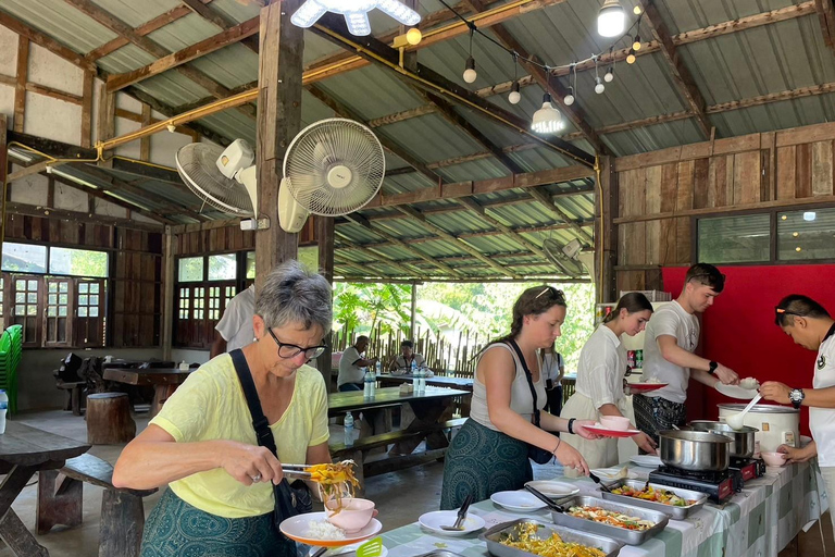 Chiang Rai Discovery:7 Attractions, Tickets & Lunch Included Chiang Rai Discovery: Full-Day Tour with Lunch & Entry Fees