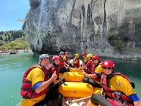 Vjosa Rafting Experiencia con traslado desde Durres - Hizvo