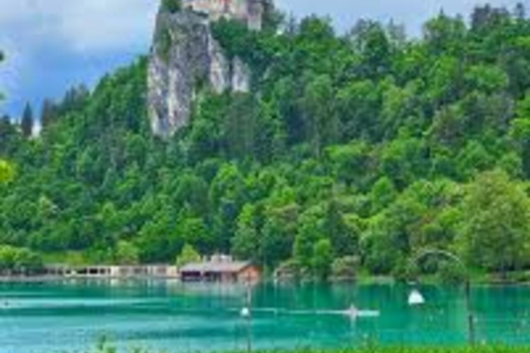 Ljubljana: Lake Bled & Triglav National Park Nature Tour
