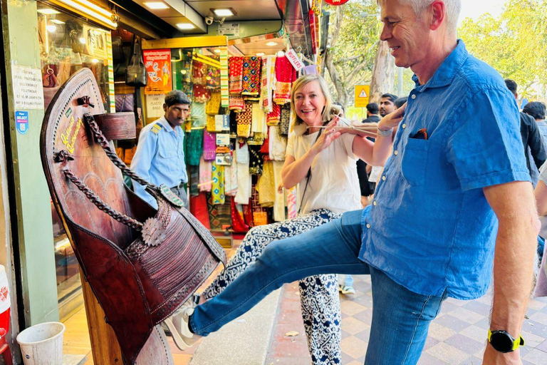 Delhi: Guided Shopping Tour Experience with Female Expert Exclusive Full-Day Shopping Tour with Female Expert Guide