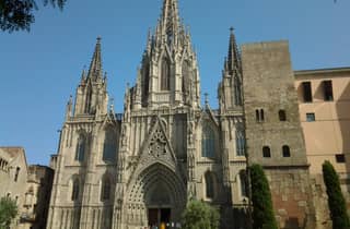 Barcelona: Tour durch das Gotische Viertel mit Tapas