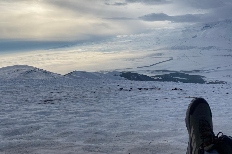 阿拉加茨山全天雪地体验之旅（含导游）