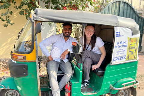 Jaipur: Tour noturno de Tuk-Tuk com um motorista local amigávelTuk-Tuk noturno