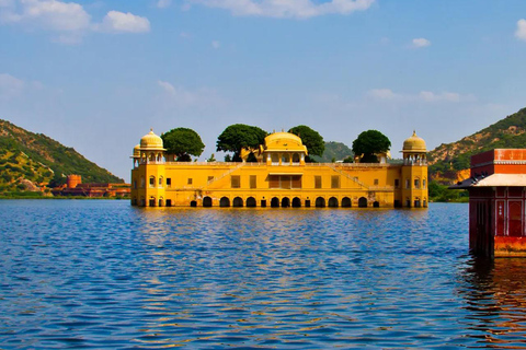 Jaipur Full-Day Sightseeing Tour From Delhi By Private Car Tour with Car, Guide, Entry Tickets and Meal