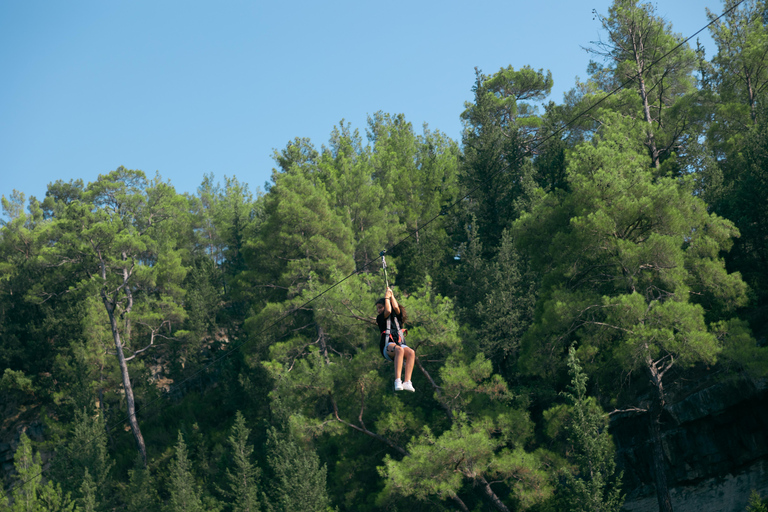 Sida: Privat rafting, zipline, fyrhjuling eller buggy med lunchPrivat forsränning, ziplining, fyrhjuling/ buggy med gemensam upphämtning