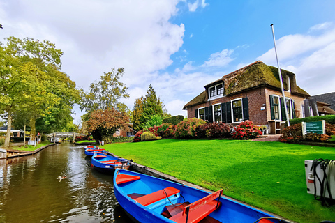 Amsterdam: Giethoorn, Afsluitdijk and Zaanse Schans Day Trip Private Tour by 8/9-Seater Minivan