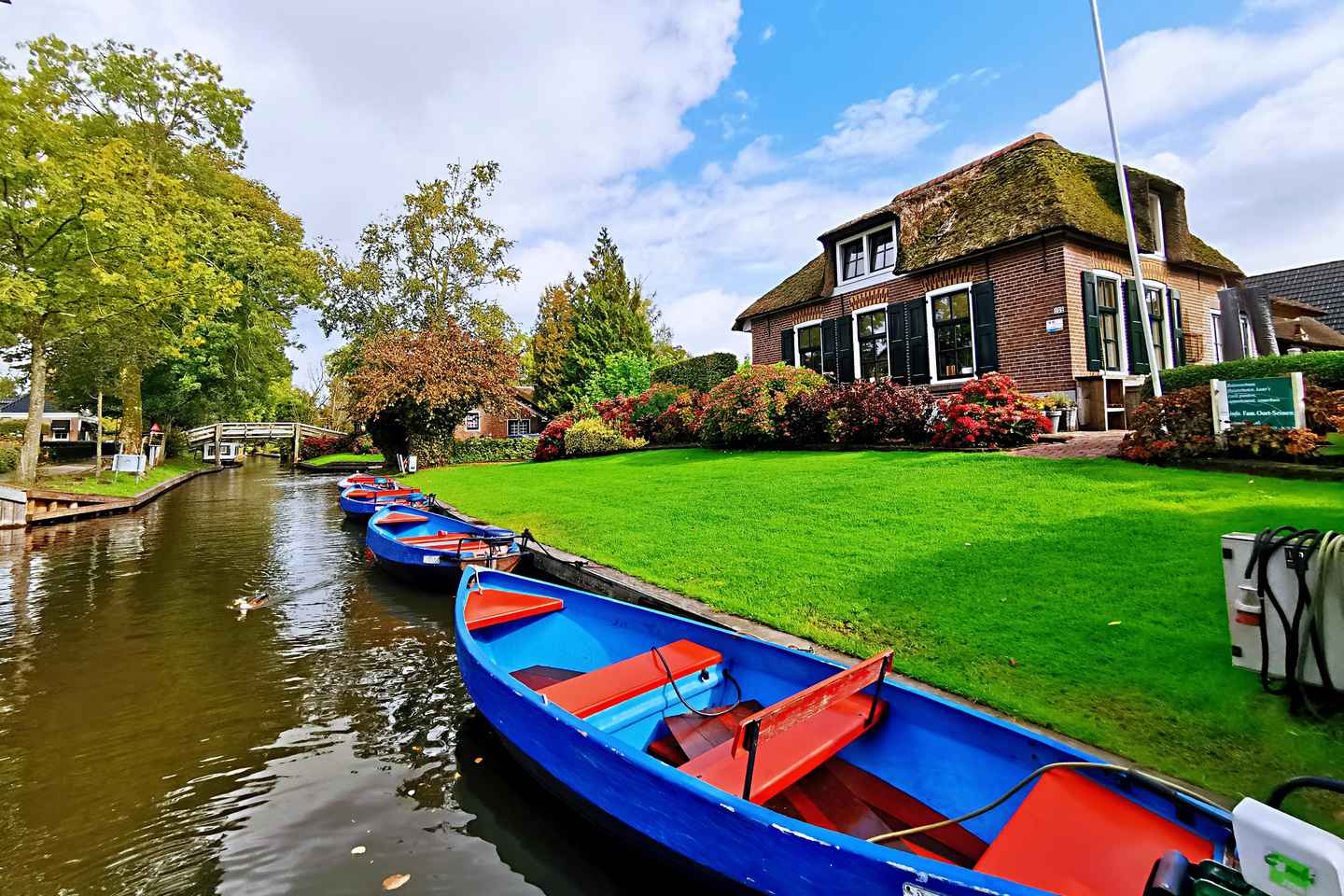Amsterdam: Giethoorn, Afsluitdijk and Zaanse Schans Day Trip - Shared Tour