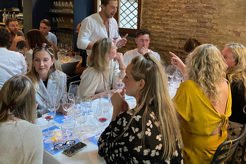 Wine Tasting with Professional Sommelier in centre Valencia