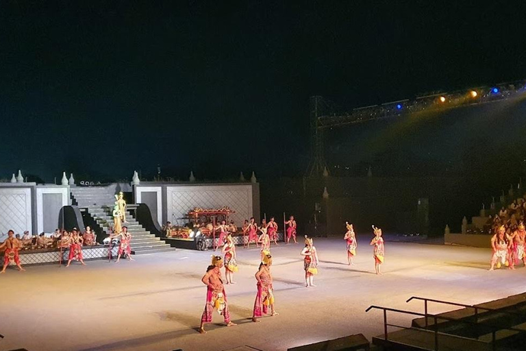 Prambanan, il tempio nascosto e la rappresentazione del balletto Ramayana