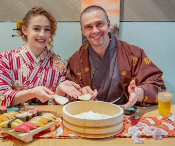 Osaka Dotonbori: Sushi Making Experience