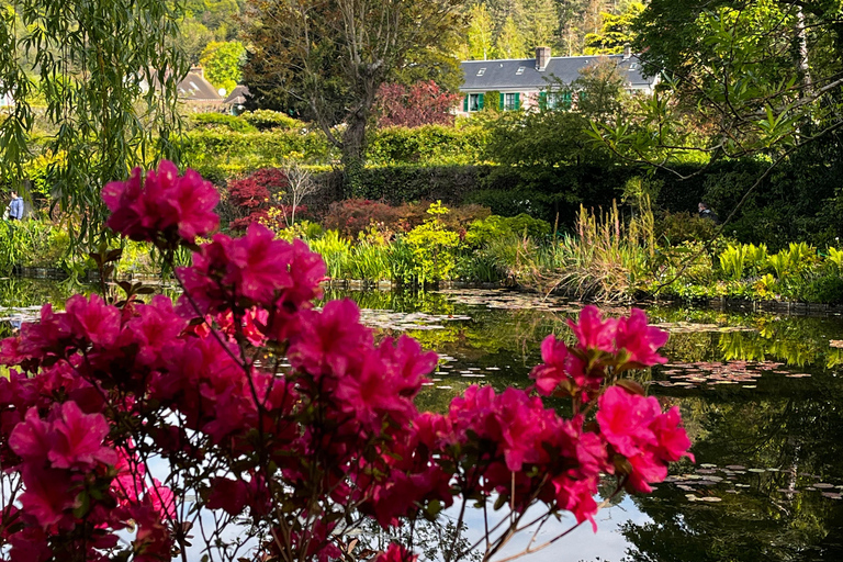 Von Paris aus: Ganztagestour in Giverny &amp; Versailles - Private Tour