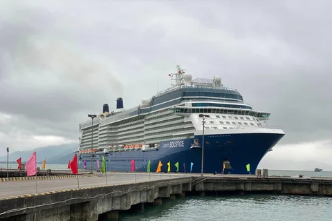 Puerto de Chan May: Coche Privado al Puente Dorado de las Colinas de Ba Na