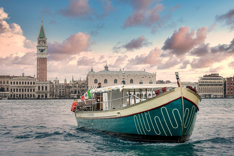 Murano, Burano, Torcello Day Tour by Classic Venetian Boat Tour in Spanish - Murano & Burano