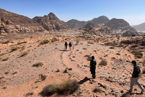 From Wadi Rum: 2-Day Red and White Desert Jeep Tour