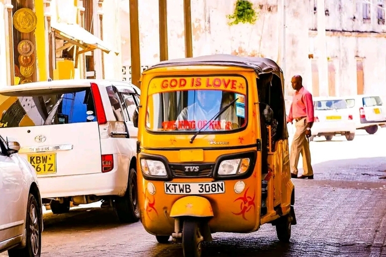Mombasa City Half Day Walking Tour with Street Food Tasting (visite à pied de la ville de Mombasa, demi-journée avec dégustation de nourriture de rue).