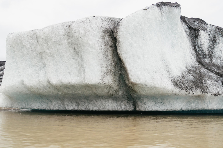 Sólheimajökull: Kajaktocht met gids op de gletsjerlagune